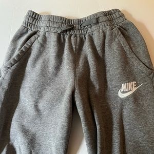 Nike boys L gray sweatpants VGC